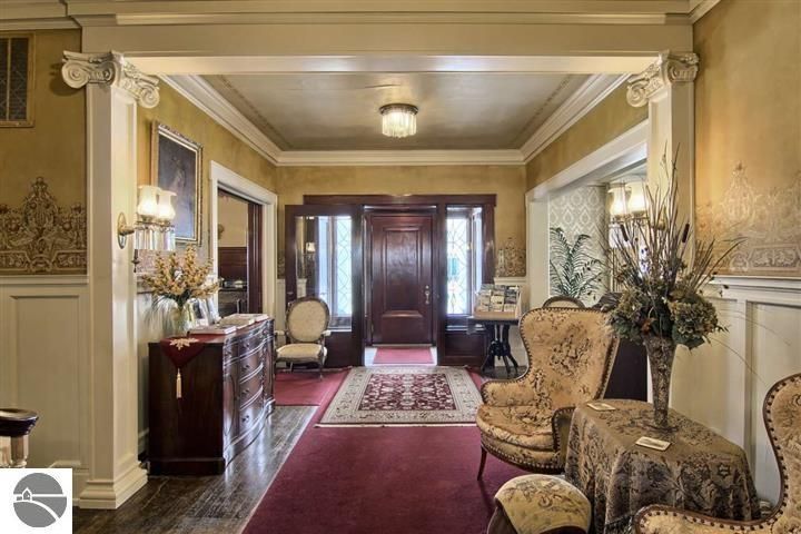 230 Wellington Street, Traverse City, MI 49686